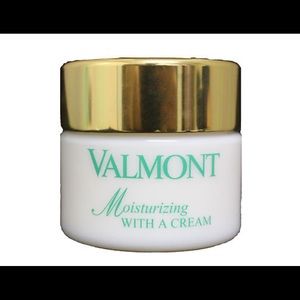 Moisturizing with a cream Valmont tester new